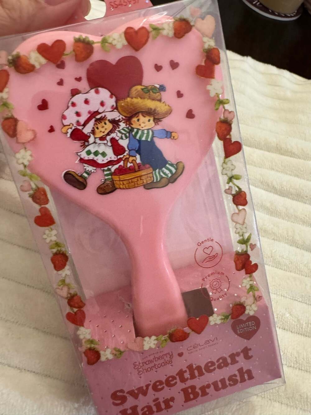 Strawberry Shortcake Sweetheart Hair Brush
Pink hearts limited edition